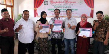 Ratusan Warga Anjatan Terima Ijazah Paket