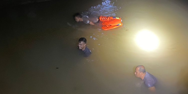 Hendak Berburu Biawak, Warga Sumedang Tewas Tenggelam di Sungai Cilutung