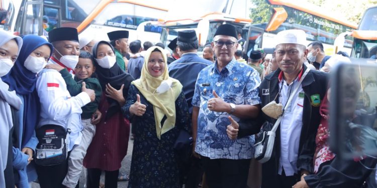 410 Jamaah Haji Kloter 9 Tiba di Kuningan