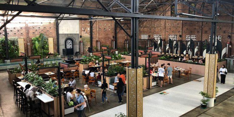 Keren! Bangunan Bekas Pabrik Karet Diubah Menjadi Kafe yang Instagramable