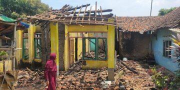 Anak Bakar Rumah Orang Tuanya di Tanjungsari