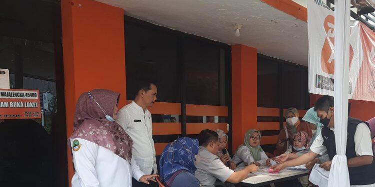 Anggota DPR Pantau Penyaluran BLT BBM di Majalengka