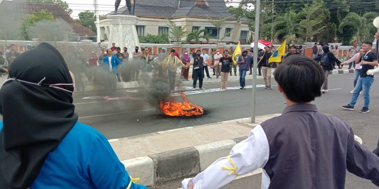 Tegas Tolak Kenaikan BBM, PMII Majalengka Gelar Demo
