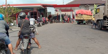 Walau BBM Naik, Faktanya Antrian Masih Tetap Panjang