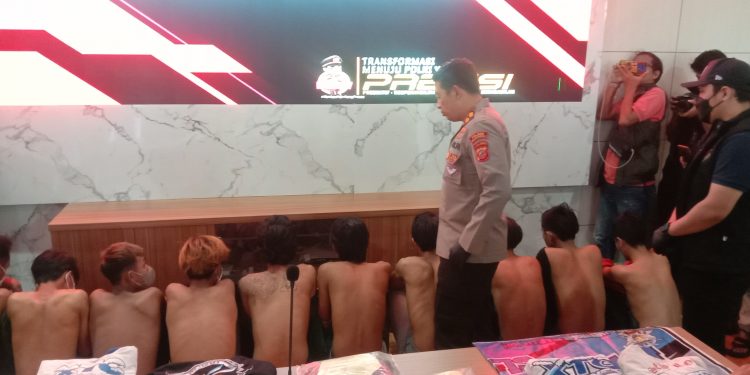 10 Pelaku Pengeroyokan Tiga Anak di Bawah Umur Terancam 3,5 Tahun Penjara