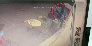 Pencurian Motor di Minimarket Bongas Terekam CCTV, Videonya Viral di Medsos