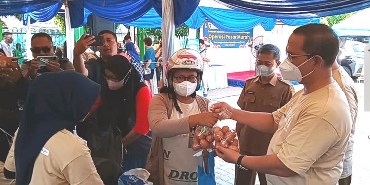 Telur Dijual Rp22 Ribu/Kg, Operasi Pasar Murah Diserbu Warga