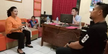 Seorang Ibu Tega Aniaya Anak Angkatnya