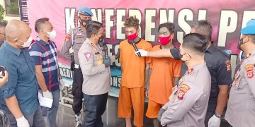 Dua Pengedar Ganja Ditangkap, Polisi Amankan Ganja Kering 1 Kg Lebih