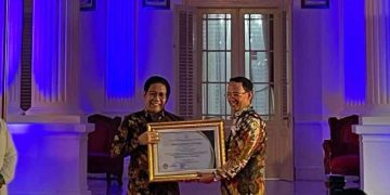 Bupati Majalengka Raih Penghargaan Percepatan Pembangunan Desa dari Kemendes PDTT