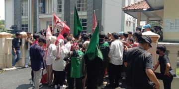 Tuntut Transparansi Seleksi PPK, Puluhan Mahasiswa Gerudug KPUD Majalengka
