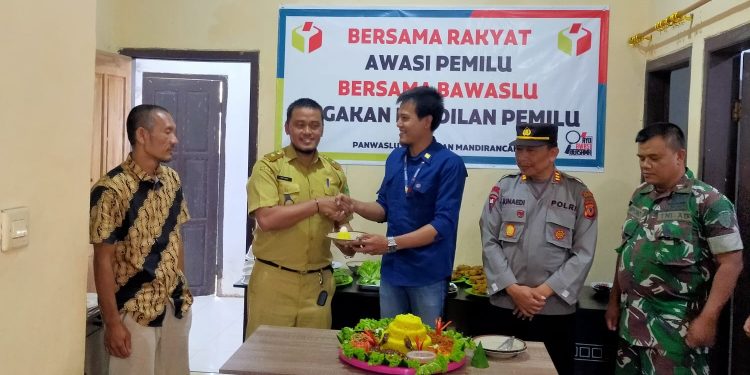 Tempati Kantor Baru, Panwascam Mandirancan Siap Sukseskan Pemilu