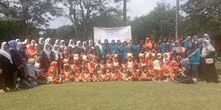 Yayasan Al Ghifari Cirebon Ajak Anak Didik Outbound