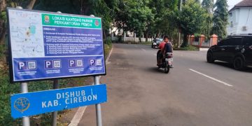 Pengendara Kini Dilarang Parkir di Bahu Jalan di Area Perkantoran Sumber