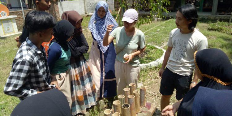 Dua Remaja Asal Taiwan Latih Puluhan Mantan Pekerja Migran di Majalengka