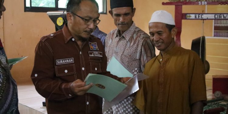 1.874 Warga Desa Pamijahan Dapat Sertifikat Program PTSL