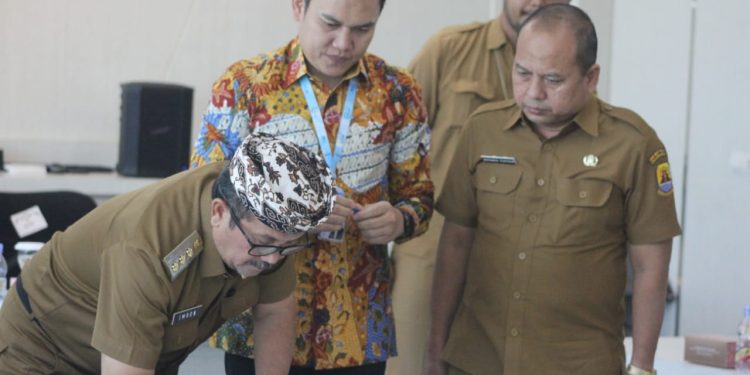 Pemkab Cirebon dan BJB Cabang Sumber Teken MoU Jasa Layanan Perbankan