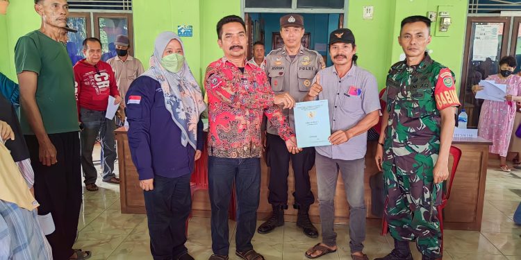 Pemdes Babakanlosari Bagikan 200 SHM