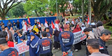 HIMPPAS Demo Tolak Perpanjangan Kerjasama BGS Pasar Jungjang