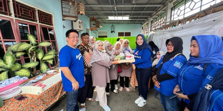 Demokrat Kota Cirebon Salurkan PMT dan Peralatan Posyandu