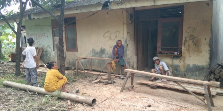 Penghuni Kampung Translok di Desa Seuseupan Seperti Warga Buangan