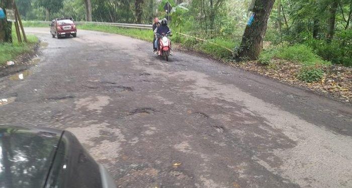 Jalan Raya Maja – Cikijing Rusak Parah