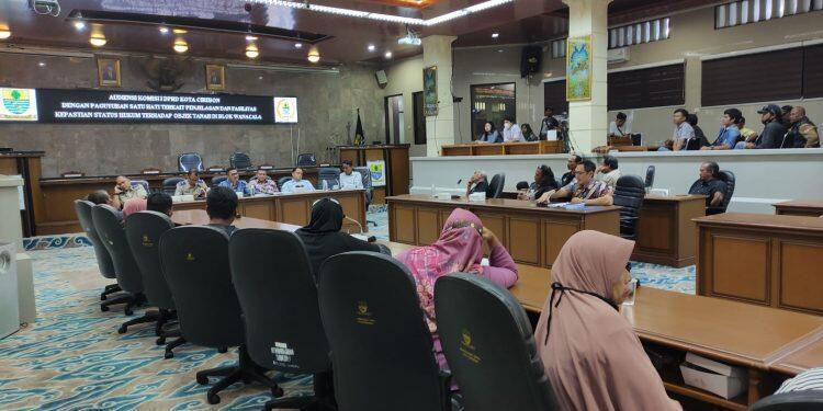 Warga Pemukim Bong China Ontrog Gedung DPRD