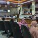 Warga Pemukim Bong China Ontrog Gedung DPRD