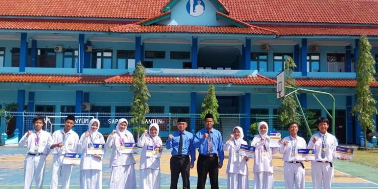 SMA Islam Al Azhar 5 Cirebon Raih Prestasi Tingkat Nasional