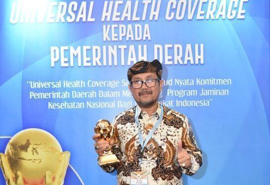 Wapres Berikan Penghargaan Pemda Berstatus Universal Health Coverage