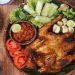 Sumber Pedas Sajikan Menu Ayam Kampung Utuh dengan Delapan Pilihan Sambal