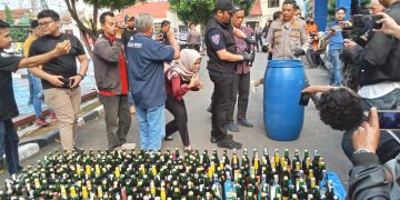 Polres Majalengka Musnahkan Barang Bukti Miras dan Knalpot Bising Hasil Operasi Sebelum Ramadan