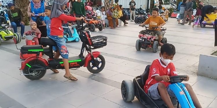 Berkah Ramadan, Bisnis Sewa Skuter Listrik Raup Omset Melimpah