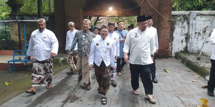Luqman Diminta Tinggalkan Keraton