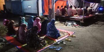 Developer Tak Bangunkan Musala, Warga Perum Griya Beusi Firdaus Solat Tarawih di Jalan dan Sewa Tenda