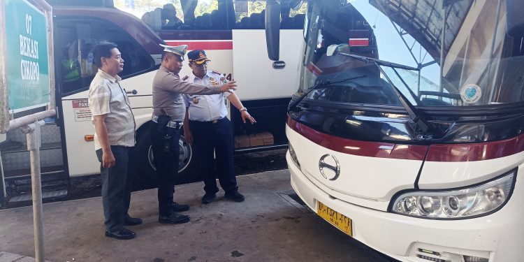 Sidak di Terminal Kertawangunan, 2 Bis Tak Laik Jalan