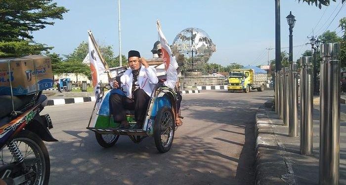 Bacaleg PKS Konvoi Naik Delapan Becak