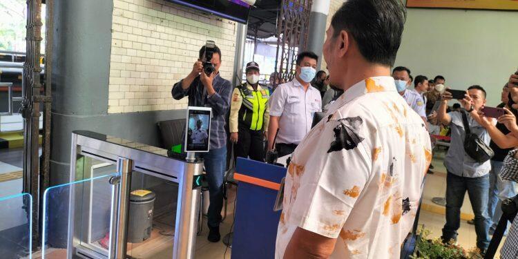 PT KAI Daop 3 Cirebon Terapkan Face Recognition Saat Boarding Pass