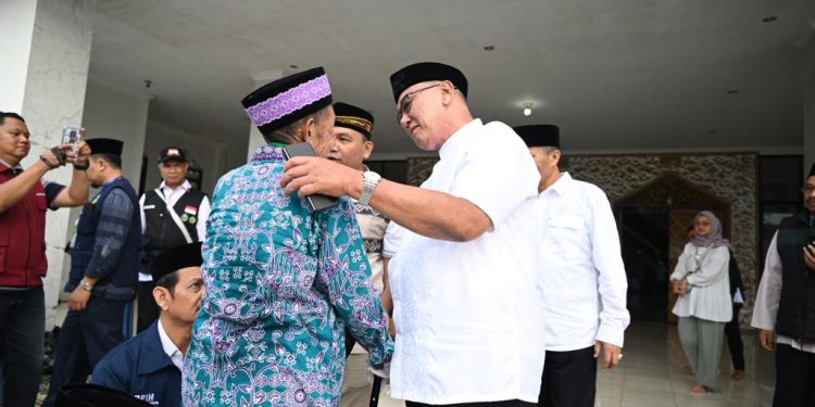 Kloter Terakhir Jamaah Haji Kuningan Dilepas Bupati Acep