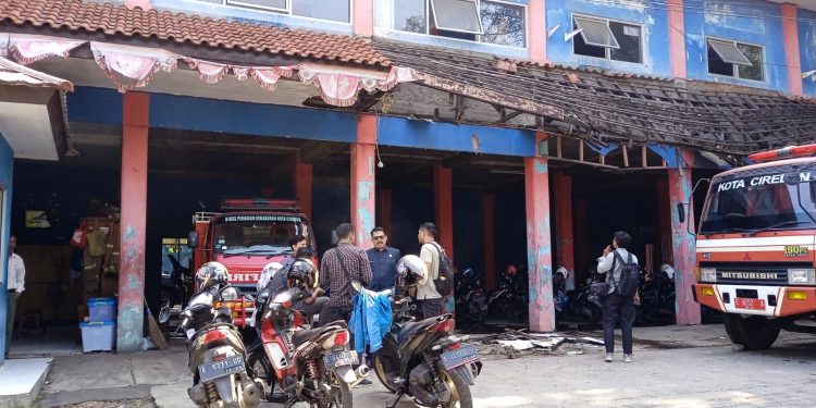 Menyedihkan, Atap Garasi Gedung Damkar Ambruk