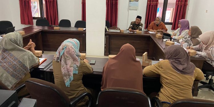 DPRD Kabupaten Cirebon Dorong Eksekutif Tingkatkan Honor Petugas Puskesos di Tiap Desa