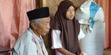 Kisah Pilu Amel yang Rawat Kakek dan Adiknya Mengundang Banyak Simpati