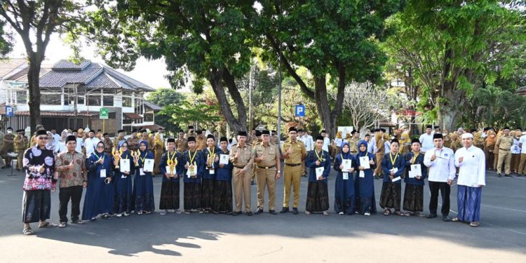 Peraih Juara MQK Jabar Dapat Kadedeuh