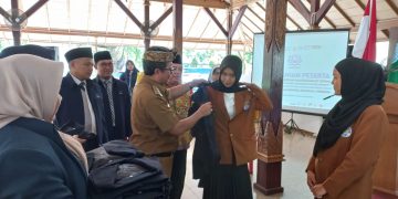 Bupati Imron Lepas Ratusan KPM Mahasiswa UI BBC