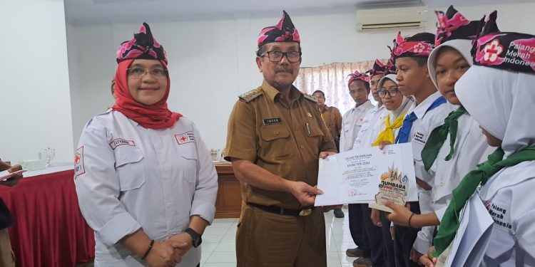 PMI Berikan Penghargaan kepada PMR Berprestasi