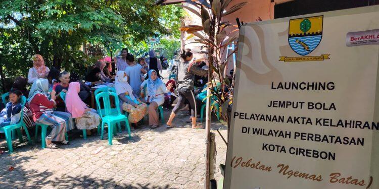 Disdukcapil Kota Cirebon Datangi Warga Perbatasan