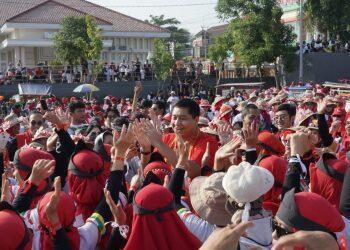Puluhan Ribu Masyarakat Padati Parade Seni Budaya di Majalengka untuk Dukung Ganjar Pranowo sebagai Presiden 2024