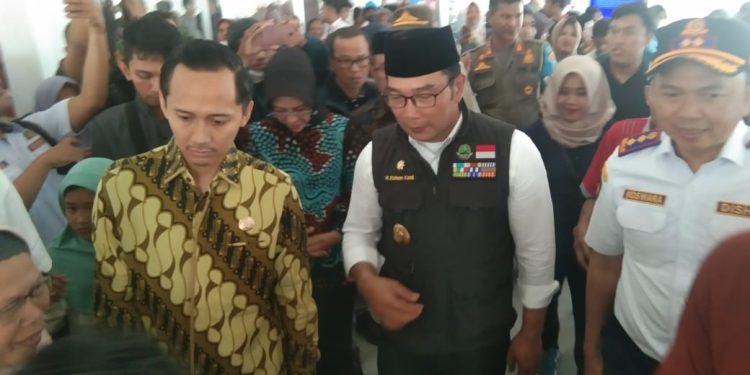Kang Emil Resmikan Terminal Ciledug