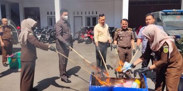 Ribuan Obat Terlarang dan Barang Bukti Lainnya Dimusnahkan