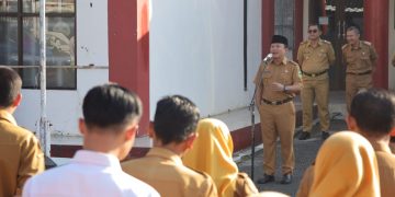 Pimpin Apel Pagi, Sekda Kuningan Sentil Kerapihan Seragam dan Kelengkapan Atribut ASN